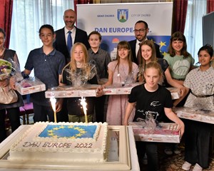 Na Dan Europe, gradonačelnik Tomašević uručio nagrade osnovnoškolcima iz Trnskog
